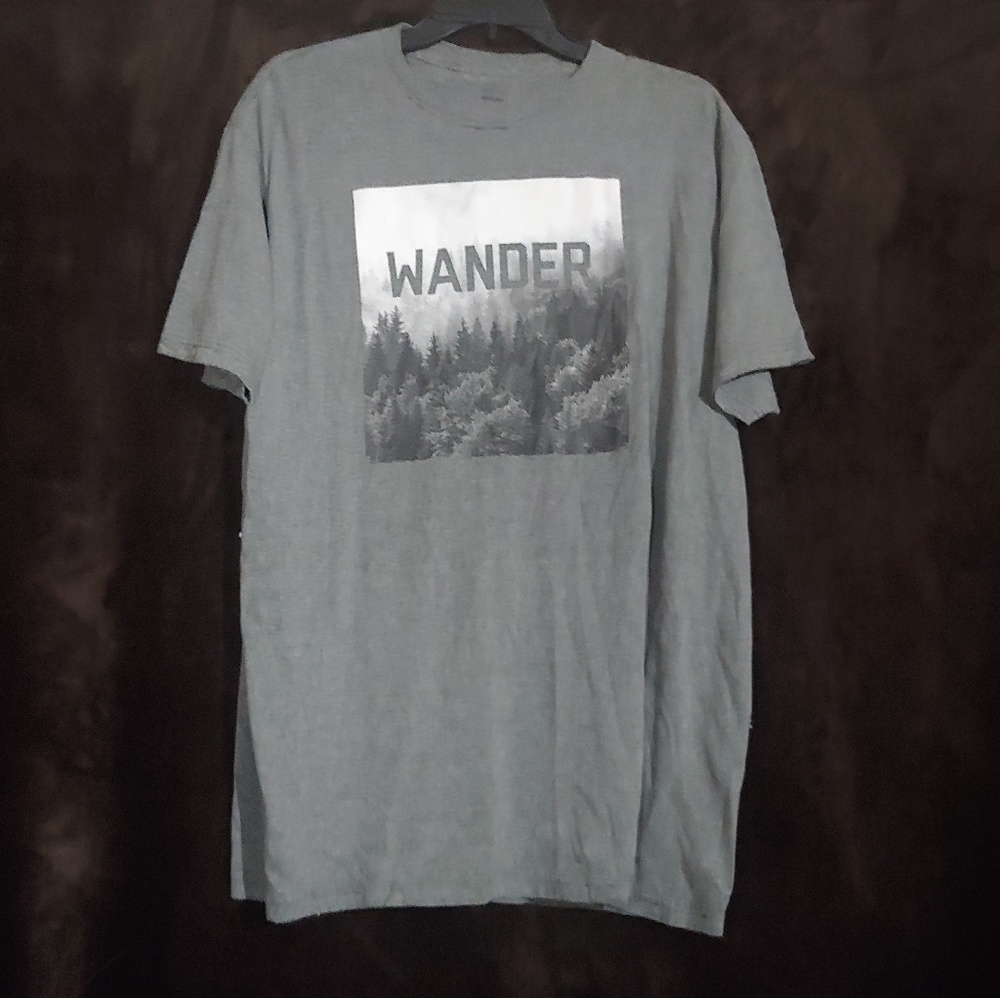 grey t shirt